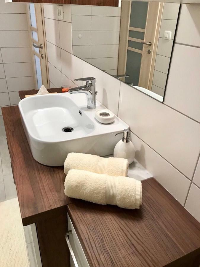Apartma Sonja ไพราน ภายนอก รูปภาพ